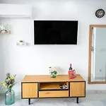 Modern Blue Sky Apartman